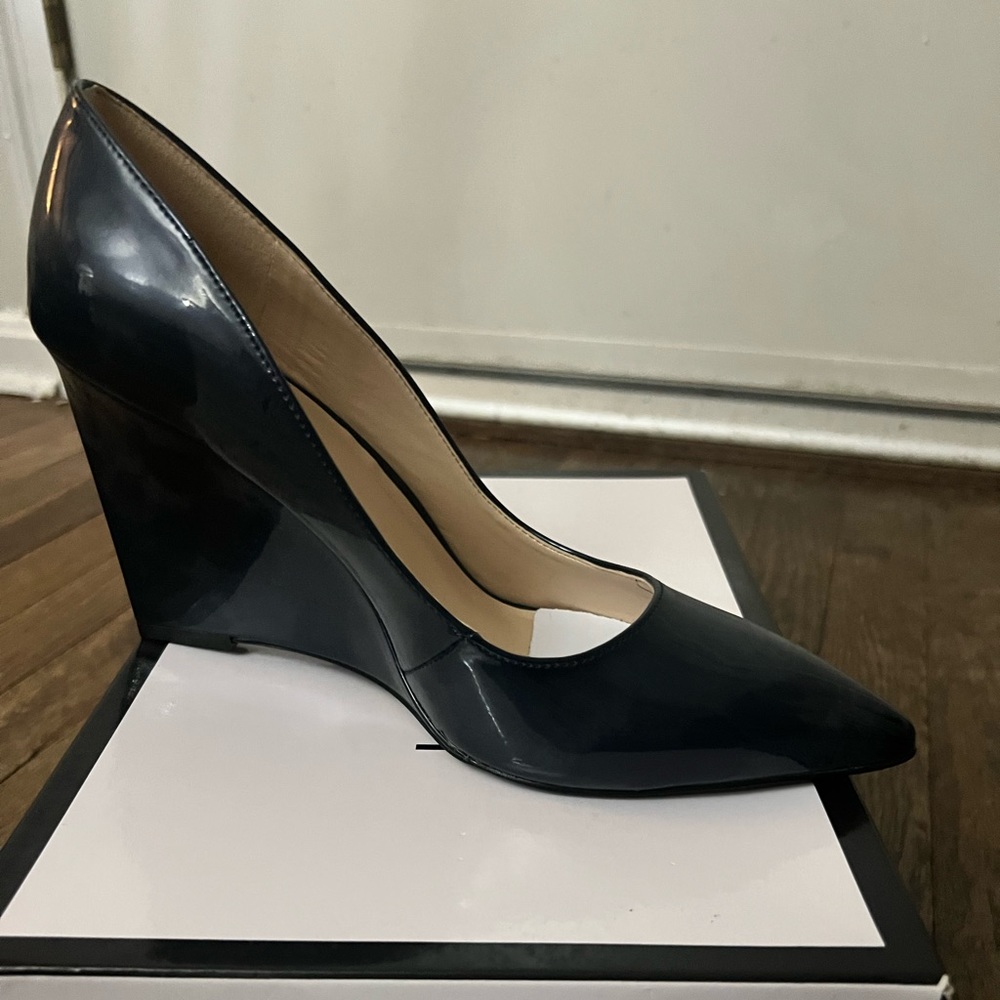 New Nine West 8 1/2 Patent Leather Wedge Shoes - Color Navy